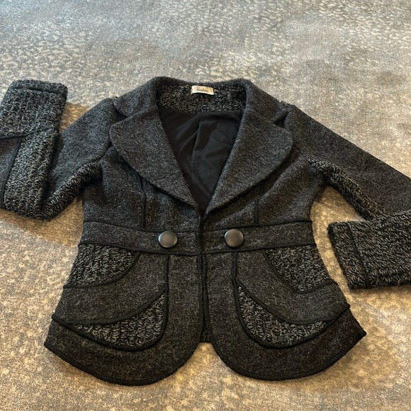 Neiman Marcus Jackets & Blazers - NEIMAN MARCUS GRAY & BLACK THICK BLAZER/JACKET
